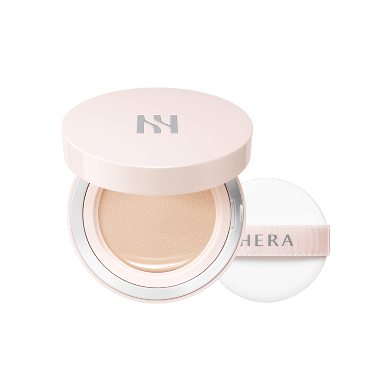 [Felix] HERA Reflection Skin Glow Cushion Foundation 15g in a compact with puff for luminous skin glow.