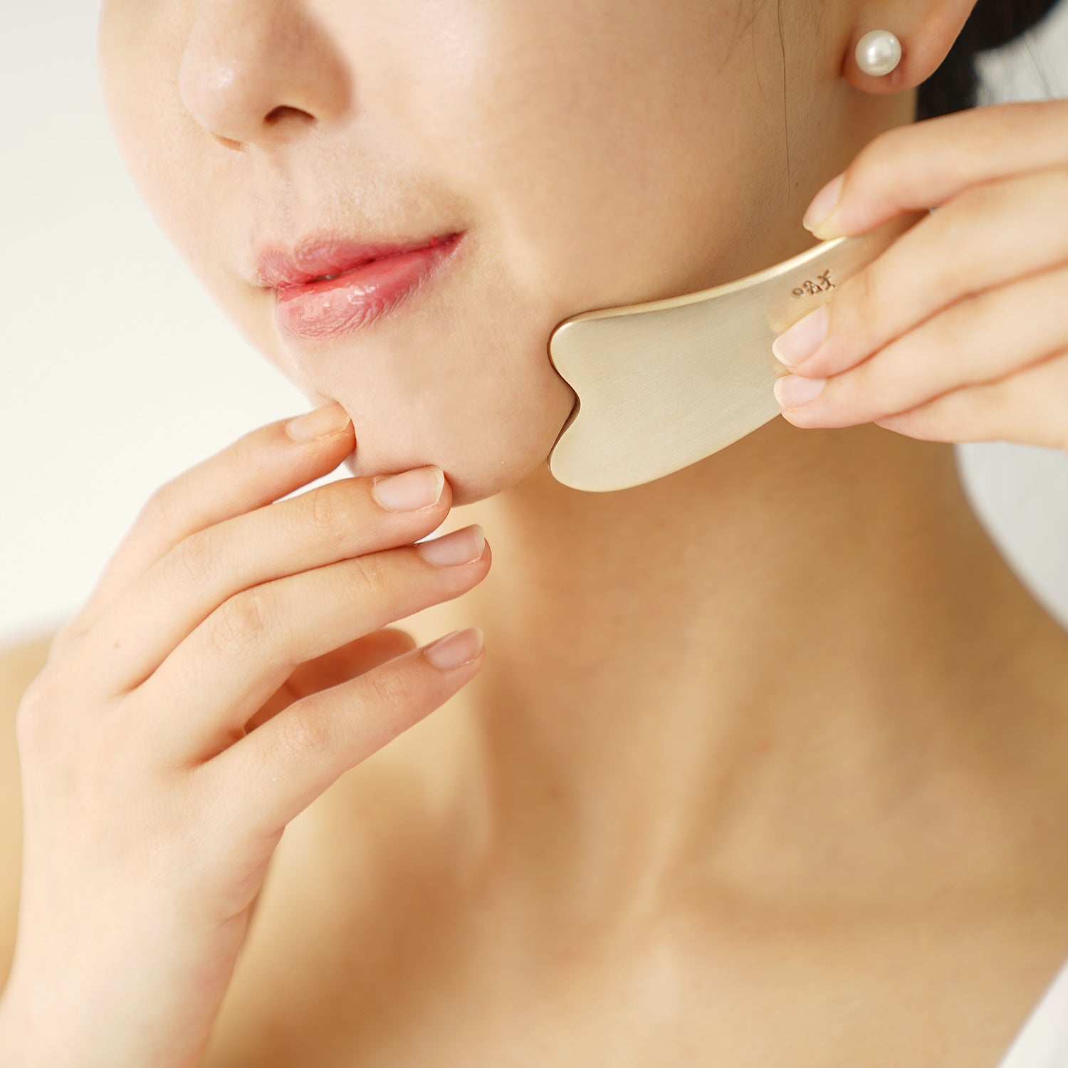 NOTDAM Bangjja Brassware Mini Heart  Gua Sha Massager