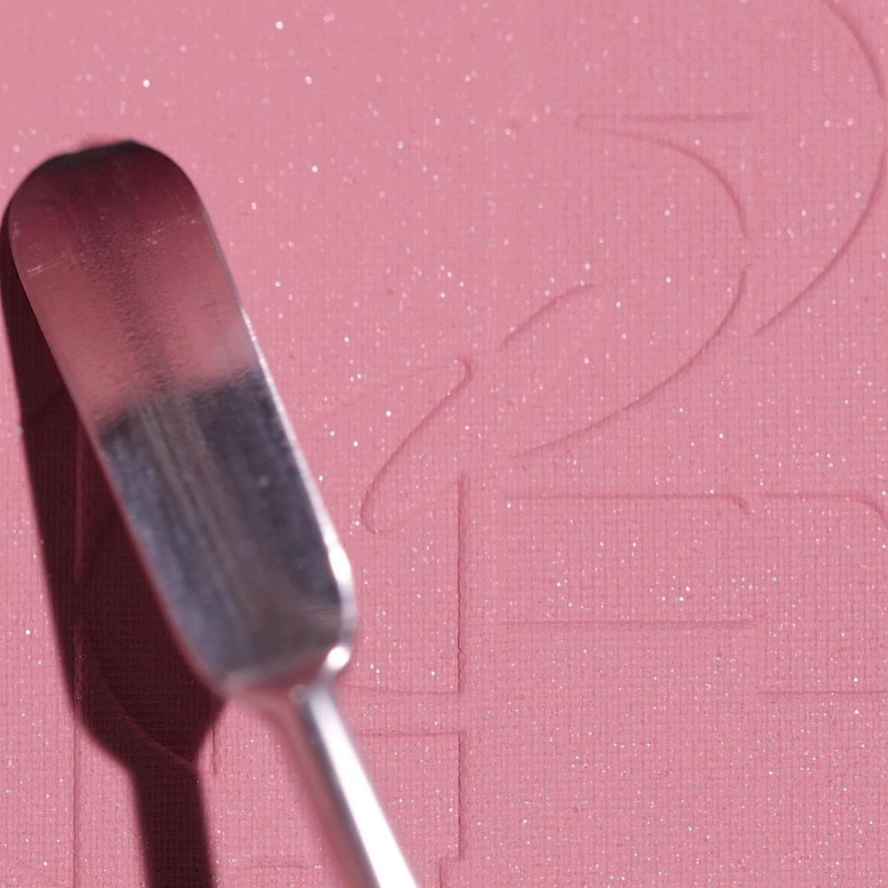 TWO SLASH FOUR All over face blush