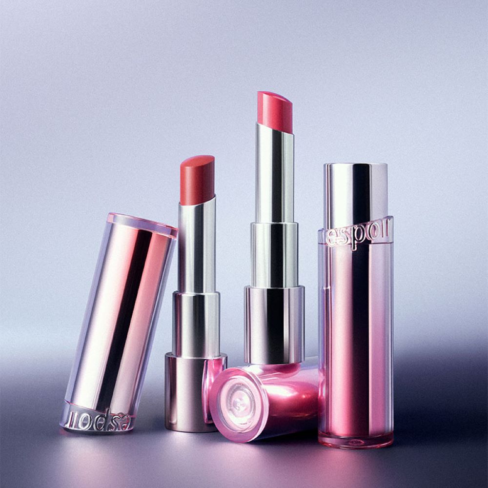 ESPOIR New Galaxy Edition Cushion / Highlither / Lipstick / Lip balm collection of lip products in vibrant pink shades.